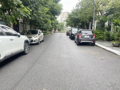 Cần bán nhà liền kề thô 4 tầng 105m2 KĐT Việt Hưng. Gần phố Bùi Thiện Ngộ và Mai Chí Thọ 4