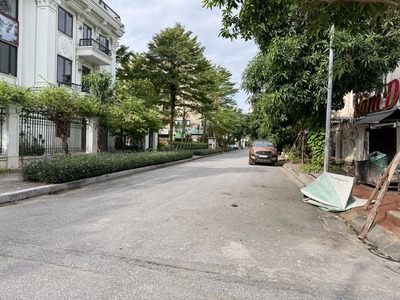 Cần bán nhà liền kề thô 4 tầng 105m2 KĐT Việt Hưng. Gần phố Bùi Thiện Ngộ và Mai Chí Thọ 5