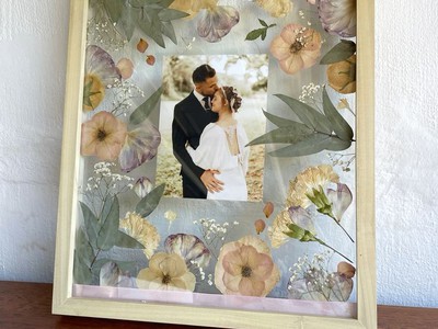Khi Một Góc Nhỏ Cũng Cần Một Bông Hoa Nở   Cảm Hứng Decor Từ Tranh Hoa Ép Khô 0