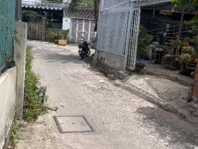 Bán nhà cấp 4 hẻm nguyễn khuyến đường ô tô phường bắc nha trang giá 2ty8 3