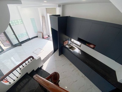 Chỉ hơn 7 tỷ có ngay siêu phẩm view hồ triệu đô - lô góc 3 thoáng - nhà mới cứng   ô tô vào tận 2