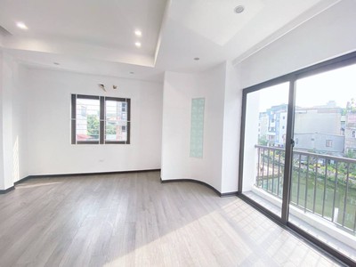 Chỉ hơn 7 tỷ có ngay siêu phẩm view hồ triệu đô - lô góc 3 thoáng - nhà mới cứng   ô tô vào tận 3
