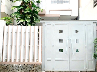 Bán gấp nhà 3 tầng hẻm xe hơi 150m2 6x28m chỉ 11,8 tỷ linh đông thủ đức. 0