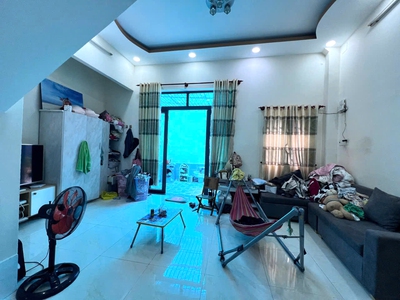 Bán nhà 2 tầng đẹp   55m    hẻm xe tải 5m   gần vincom lê văn việt   giá 4.6 tỷ shr tăng nhơn phú a 1