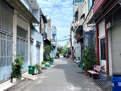 Bán nhà 2 tầng đẹp   55m    hẻm xe tải 5m   gần vincom lê văn việt   giá 4.6 tỷ shr tăng nhơn phú a 0