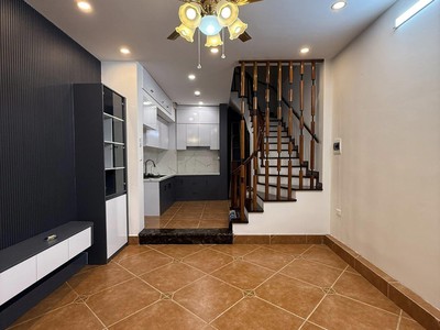 Bán nhà nguyễn khang 35m gần phố ô tô đỗ cửa ở ngay 1