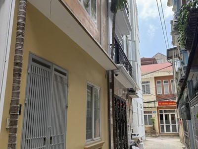 Bán nhà nguyễn khang 35m gần phố ô tô đỗ cửa ở ngay 0