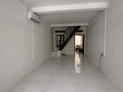 Nhà nguyên căn cho thuê vừa ở vừa kinh doanh ngay tttp nha trang đường 2 oto. 1