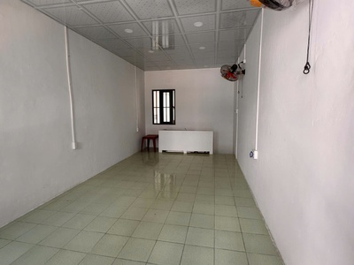 Nhà nguyên căn cho thuê vừa ở vừa kinh doanh ngay tttp nha trang đường 2 oto. 4