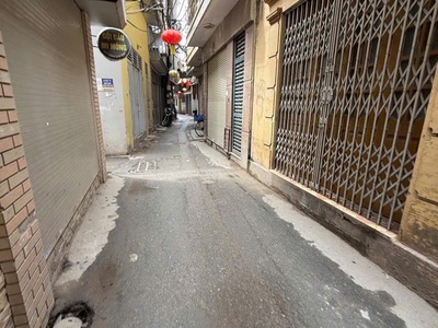 Hót bán mảnh đất ngõ 77 xuân la, tặng nhà, 48m, 2 thoáng, ô tô nhỏ qua nhà 0
