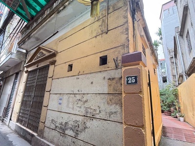 Hót bán mảnh đất ngõ 77 xuân la, tặng nhà, 48m, 2 thoáng, ô tô nhỏ qua nhà 4