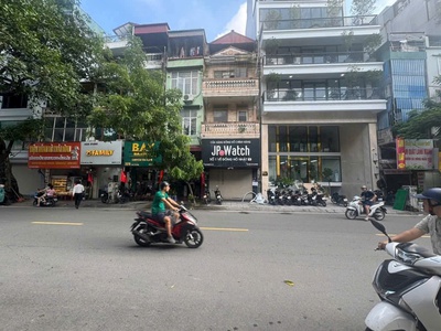 Bán tòa nhà văn phòng 8 tầng thang máy   mặt phố đồng me   mặt tiền khủng 9m  diện tích 130m đã hạ 0