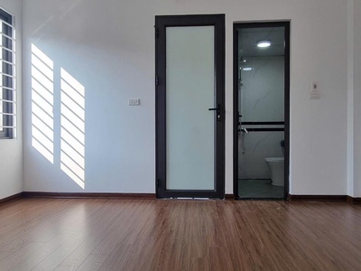 Võ chí công-60m x mt 5m-12,6 tỷ-đường to,ngõ nông,thang máy 2
