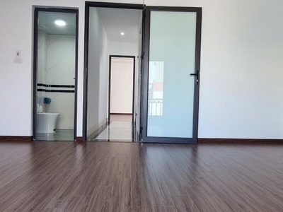 Võ chí công-60m x mt 5m-12,6 tỷ-đường to,ngõ nông,thang máy 3