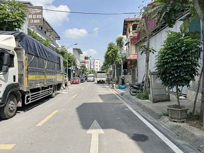 Cần bán 50m2 nhà 4 tầng xóm 2 Đông Dư, Phường Bát Tràng. Đường thông ô tô 7 chỗ, sát đường 379 1