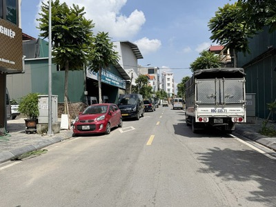Cần bán 50m2 nhà 4 tầng xóm 2 Đông Dư, Phường Bát Tràng. Đường thông ô tô 7 chỗ, sát đường 379 2