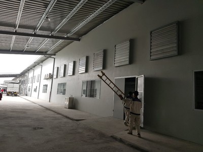 Quạt thông gió công nghiệp vuông cho nhà xưởng 0