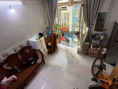 Nhà xinh chỉ 2 tỷ xx sổ hồng riêng 1 trệt 1 lầu lê văn khương hiệp thành q12 4