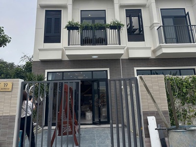 Cần bán nhà phố vườn ngay sát KCN Vsip 3 TP.HCM chỉ 1,x tỷ 1