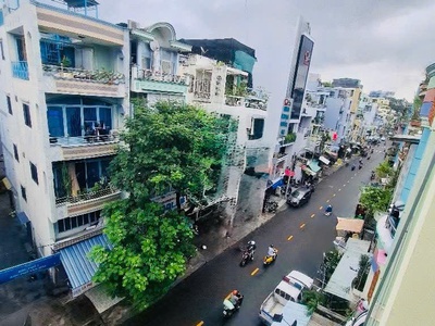 Nhà đẹp gần mặt tiền vĩnh viễn - q10 - 4 tầng kiên cố - giá 6.29 tỷ. 0
