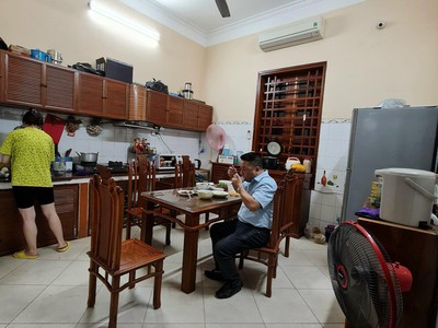Bán biệt thự  trích sài  khu vực đáng sống 50m ra hồ tây 92m 4tầng 15,9tỷ 2