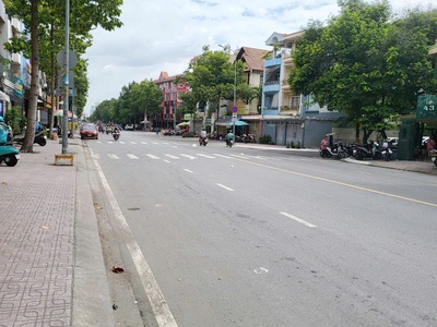 Cho thuê nnc 5 tầng mặt tiền dương quang đông p5 q8 4