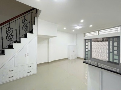 Giảm 300tr  nhà vuông 2 tầng 31m2   thích quảng đức pn 1