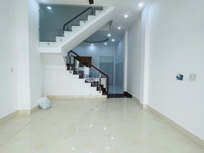 Bán gấp nhà btct 3 tầng thủ đức   62m  - 3pn - hẻm 5m ô tô - shr - giá mềm 4.25 tỷ 2