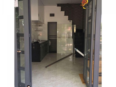 Cho thuê nhà mặt tiền phan chu trinh, p.12, 3.5 5.5m, 1 lầu, 10tr 0