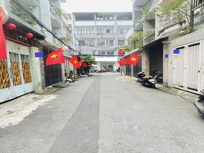 Bán nhà hẻm 8m, đồng xoài, p13, tân bình, 65m2, 3 tầng, nhỉnh 9 tỷ 4