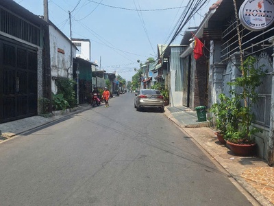 Nhà 5m x 52m, sr, tc, đường nhựa 7m thông, gần cây xăng 26 chỉ 4,5 tỷ 4