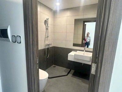  cần bán căn hộ góc 2pn   vinhomes grand park  0