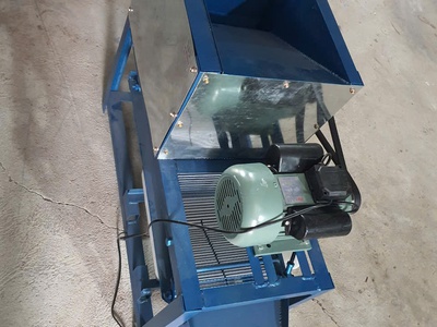 Máy dập tách ruột con ốc 1