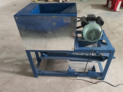 Máy dập tách ruột con ốc 2