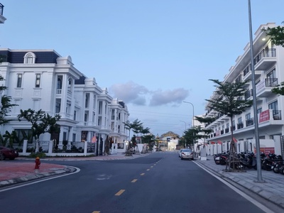 Cần bán 2 căn liền nhau shophouse trục chính kđt phúc tiến, an dương 1