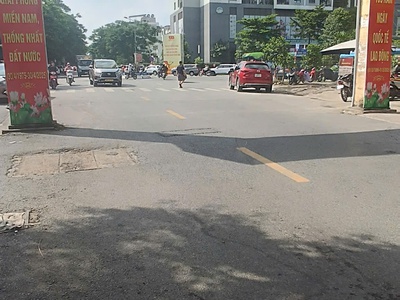 Bán nhà phạm văn đồng công viên hòa bình 100 m,8 tầng,vỉa hè 5m,doanhthu 100 tr tháng,chào:37,9 tỷ 4