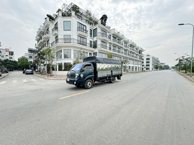 Cần bán 76,1m2 Shophouse Metropolitan - Nguyễn Mậu Tài. Hai mặt đường trước sau, view Quảng Trường 2