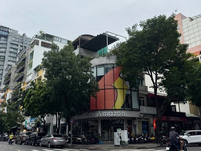 Cho thuê nhà góc 2 mặt tiền Nguyễn Thái Bình với Ký Con 3 lầu giá 140tr 0