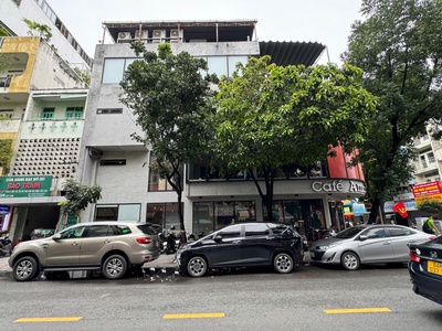 Cho thuê nhà góc 2 mặt tiền Nguyễn Thái Bình với Ký Con 3 lầu giá 140tr 2