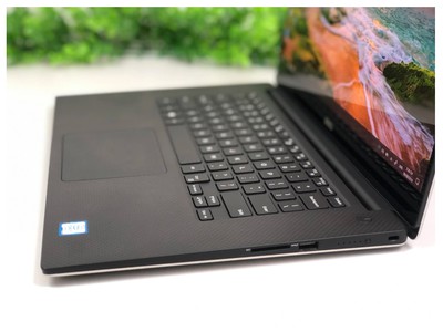 Laptop đồ họa cao cấp Dell Precision 5520  Core i7-7820HQ / RAM 8GB / SSD 256GB / VGA Nvidia M1200 4