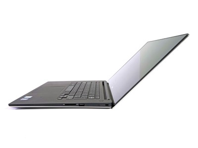 Laptop đồ họa cao cấp Dell Precision 5520  Core i7-7820HQ / RAM 8GB / SSD 256GB / VGA Nvidia M1200 7