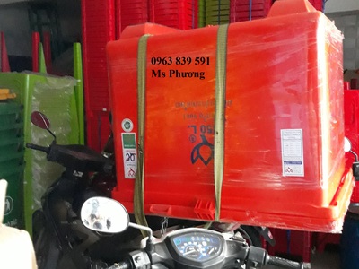 Thùng đá Thái Lan Hoa Sen 450lit màu đỏ nổi bật, có chân và nắp rời tiện lợi 2