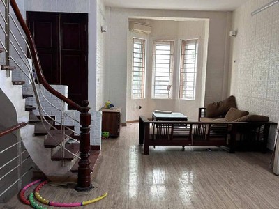 Lạc trung,hai bà trưng 21tỷ 70m mặt tiền 5.5m vỉa hè ô tô kinh doanh sầm uất,cho thuê 3