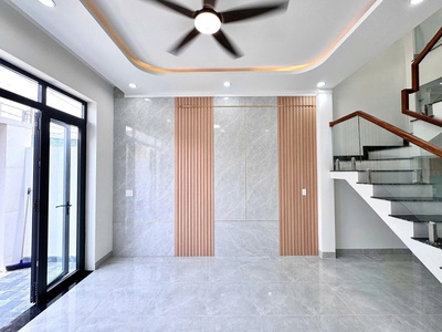 Nhà mới ở tân triều, rộng rãi thoáng mát, có sân để ô tô thoải mái. 0