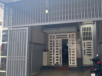 Bán nhà 1t1l, gần chợ  tân hiệp, dt 5x30, đường oto, sân oto chỉ 4,9 tỷ 0