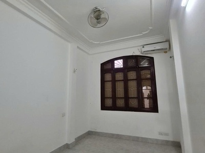 Cho thuê nhà 4 tầng,5 ngủ,4 wc ngõ 120 trần cung gần bệnh viện e,đh điện lực 3
