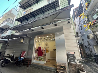 Minh cần sang nhượng shop thời trang địa chỉ : lê văn sỹ, phường 14, quận 3 4