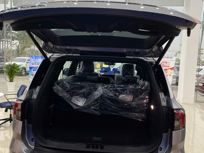 Ford Everest Titanium 4x4 2025   Màu Xám Uy Quyền - SẴN XE 1