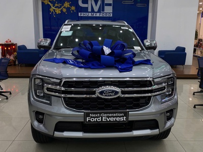 Ford Everest Titanium 4x4 2025   Màu Xám Uy Quyền - SẴN XE 0