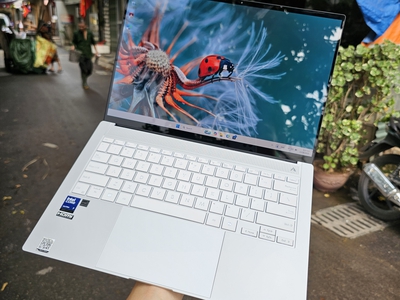 Asus Zenbook Utra7-258V 32/1T 2.8k. oled.120hz 600nit 0